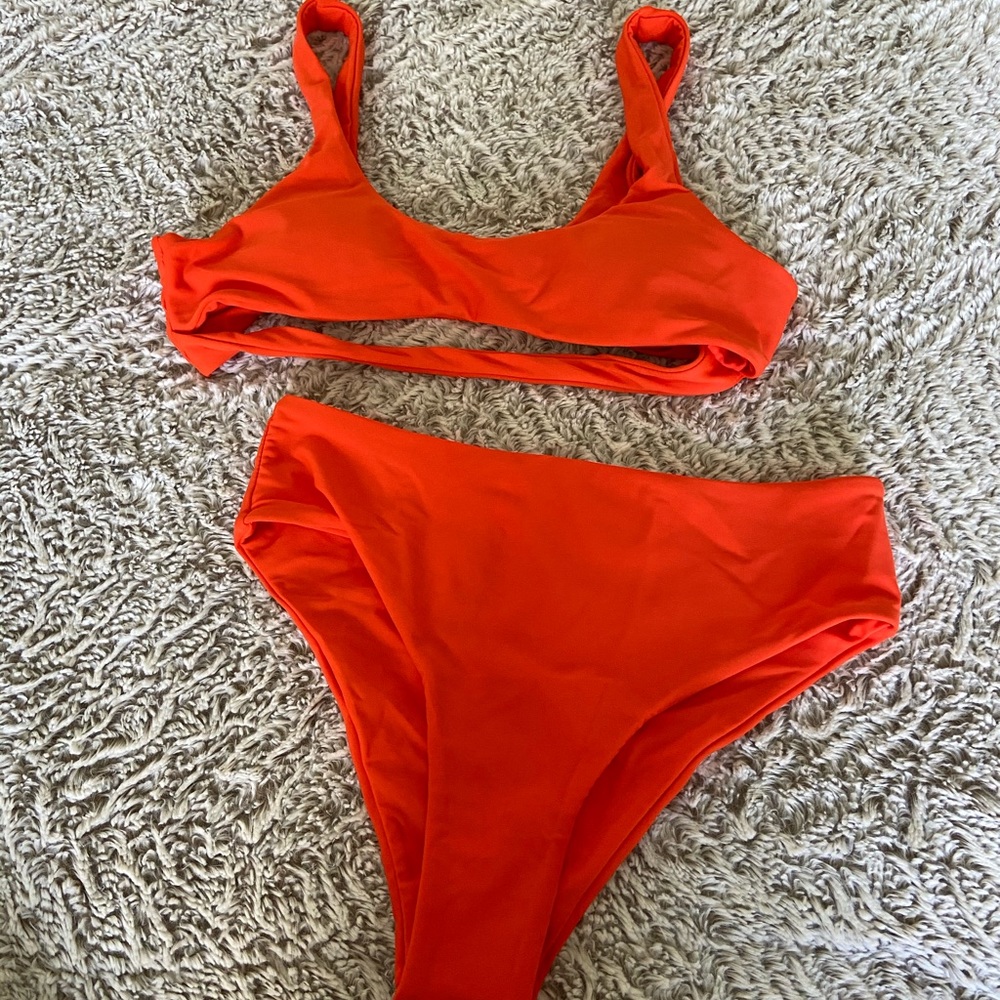Medium orange Bikini (with front cutout).